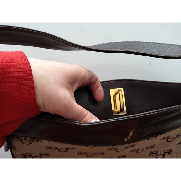 Morris moscovitz! Beautiful vintage purse, clasp w/ strap that wraps around. - Picture 6 of 13